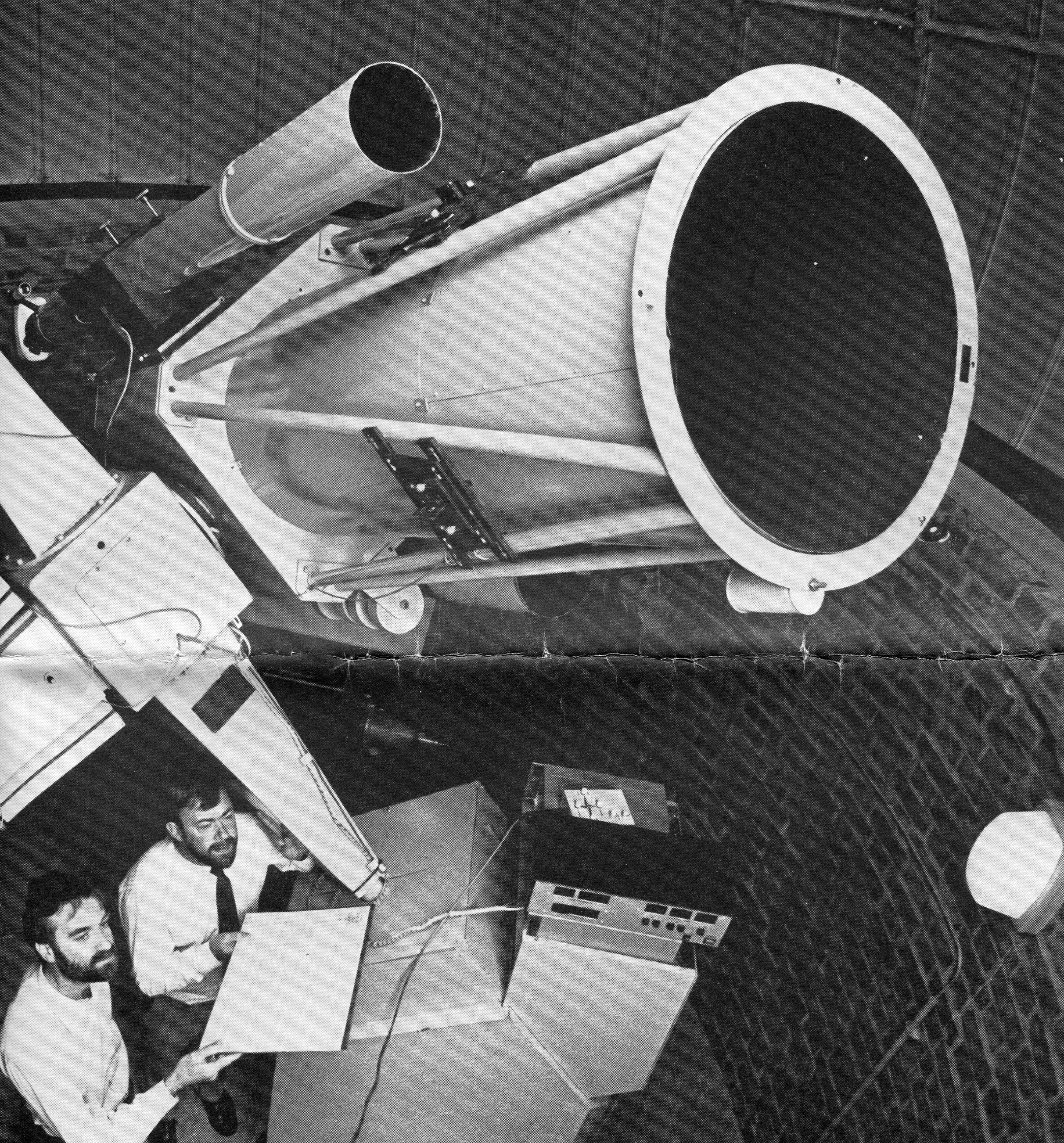 Iain Nicolson with Bob Forrest at the Lou Marsh Telescope Two astronomers using a telescope